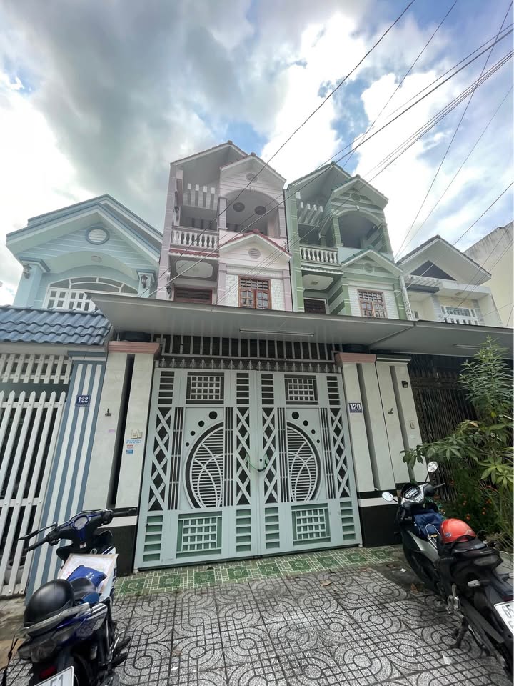 Nhà 2 lầu KDC Hồng Phát, đường Xuân Thủy, Cần Thơ 108m² giá 7 tỷ - Cơ hội đầu tư tuyệt vời!