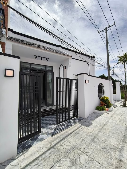 Nhà mặt tiền kinh doanh Phường Ninh Thạnh, Tây Ninh 168m² giá 1.65 tỷ - Sẵn sàng vào ở!