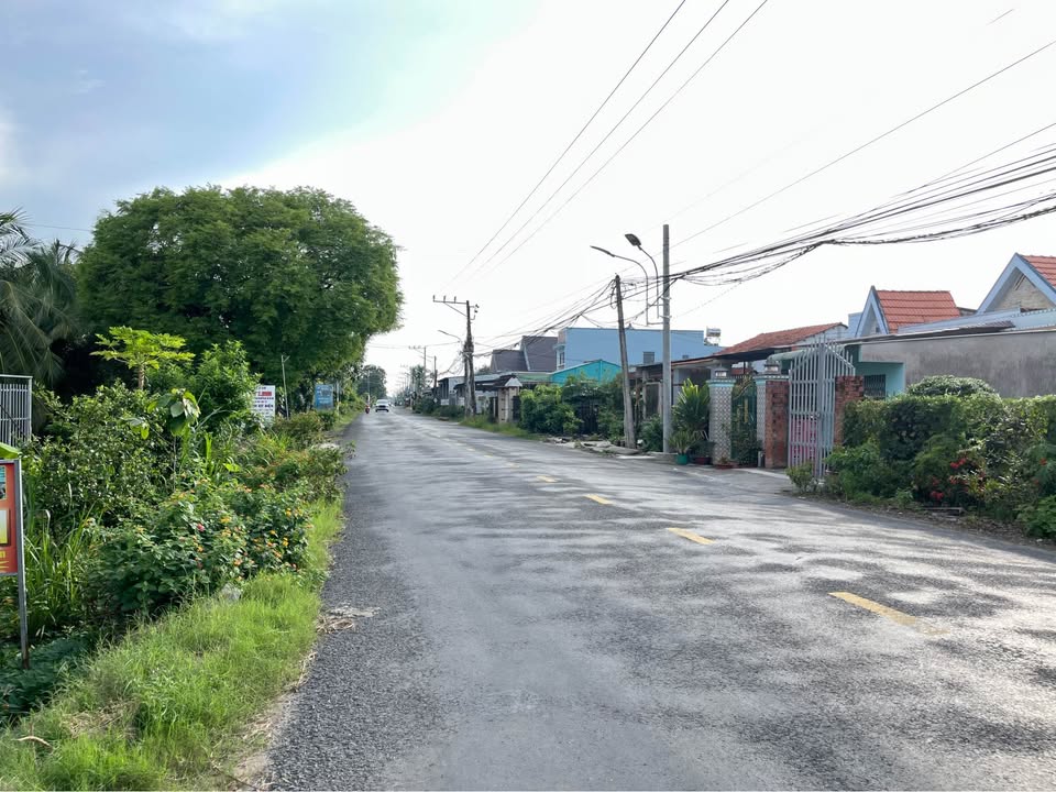 Đất thổ cư Kênh 879B, Chợ Gạo 700m² giá 2.4 tỷ - Đầu tư sinh lời lý tưởng!