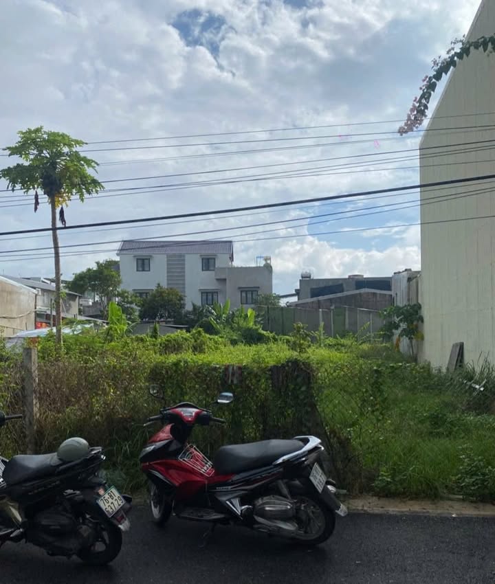 Lô đất mặt tiền Hẻm 363 Nguyễn Trãi, Quảng Ngãi 240m² giá 1.65 tỷ - Đường nhựa ô tô tránh nhau thoải mái!