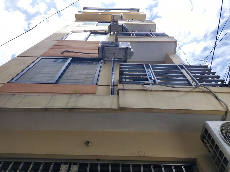 Nhà 5 tầng Phú Diễn 62m² giá 11.8 tỷ - Dòng tiền ổn định từ cho thuê!