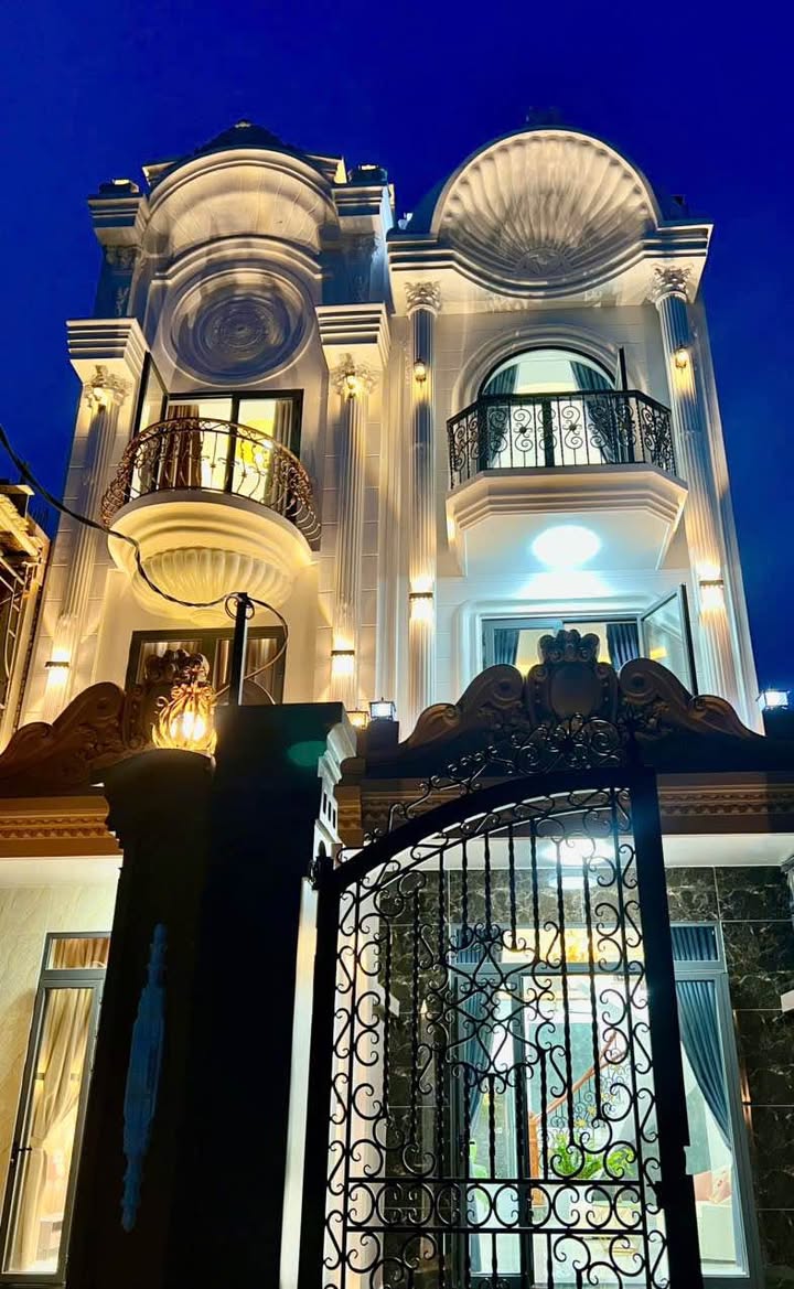 Nhà mặt tiền đường Nguyễn Quang Đại, Tân An 200m² giá 3.999 tỷ - Chính chủ bán gấp!