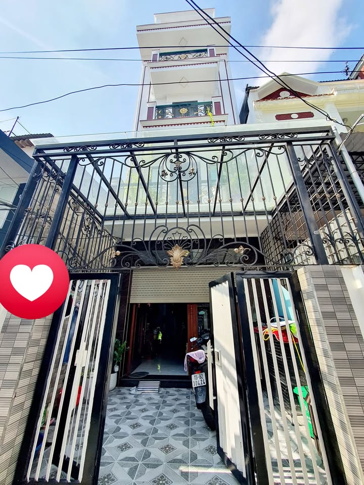 Nhà 4 tầng lô góc 261 Trần Nguyên Hãn, Hải Phòng - Sổ đỏ chính chủ giá 5.38 tỷ!