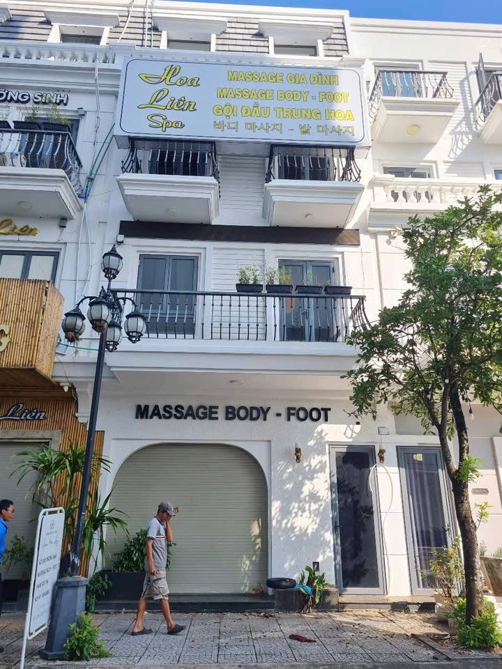 Shophouse Vincom Rạch Giá 100m² giá 15 triệu - Mặt tiền kinh doanh sầm uất!