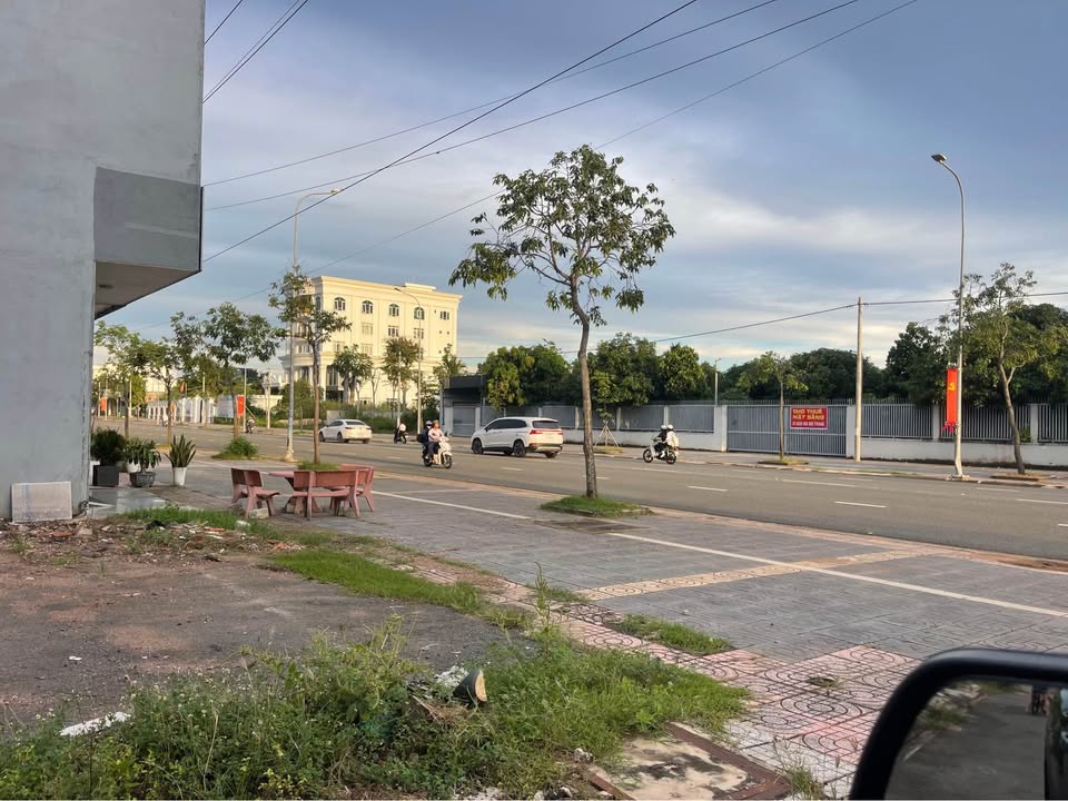 Đất thổ cư mặt tiền Võ Văn Kiệt, Hòa Long 100m² giá 2.35 tỷ - Cơ hội đầu tư tuyệt vời!
