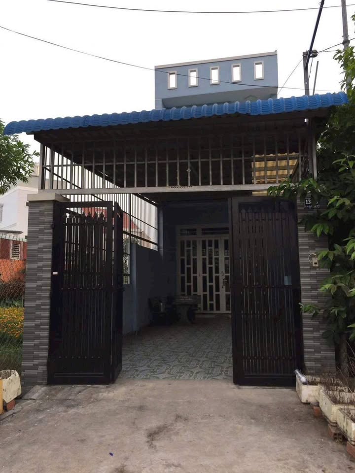 Nhà phố Tân Thới Nhì 112m² giá 4.5 tỷ - Sân đậu ô tô thoải mái!