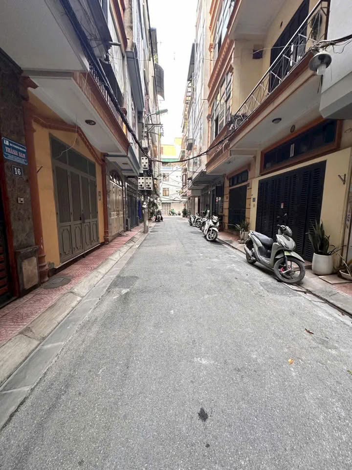 Nhà riêng Ngõ 105 Xuân La 33m² giá 12 tỷ - Ô tô tránh, sổ đỏ đẹp!