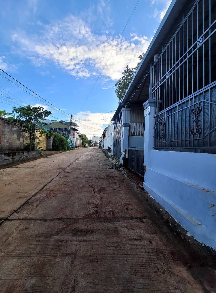 Nhà cho thuê mặt tiền Nguyễn Trác 125m² giá 7.5 triệu - Không gian sống thoải mái!