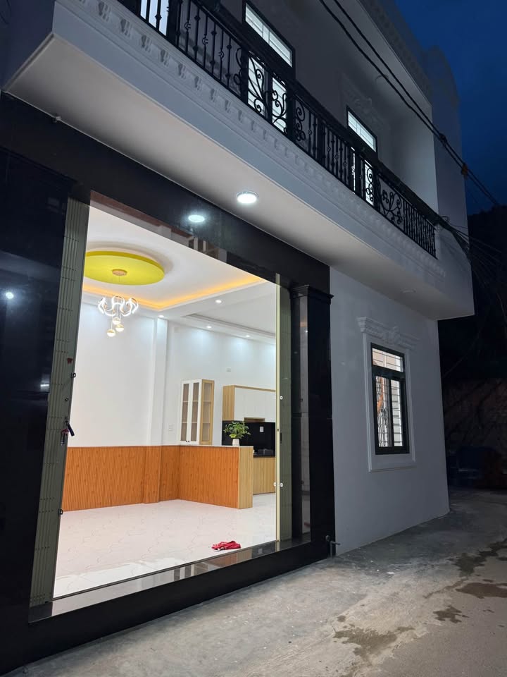 Nhà 2 Tầng Hẻm Chế Lan Viên Quy Nhơn 43m² giá 2.85 tỷ - Thiết kế hiện đại, gần biển!