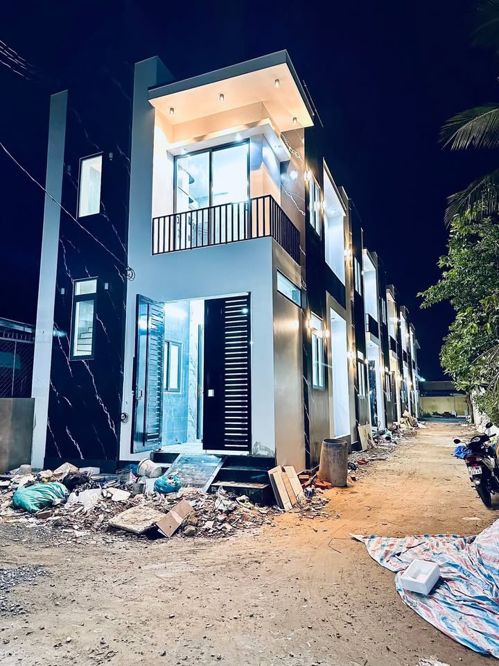 Nhà trệt lầu hẻm 71 Lê Hồng Phong, 43m² giá 2.1 tỷ - Sổ hồng chính chủ, thương lượng!