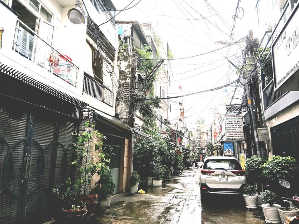 Nhà phố Quận 10 hẻm 7m 48m² giá 11 tỷ - Kinh doanh sầm uất, gần Vạn Hạnh Mall!