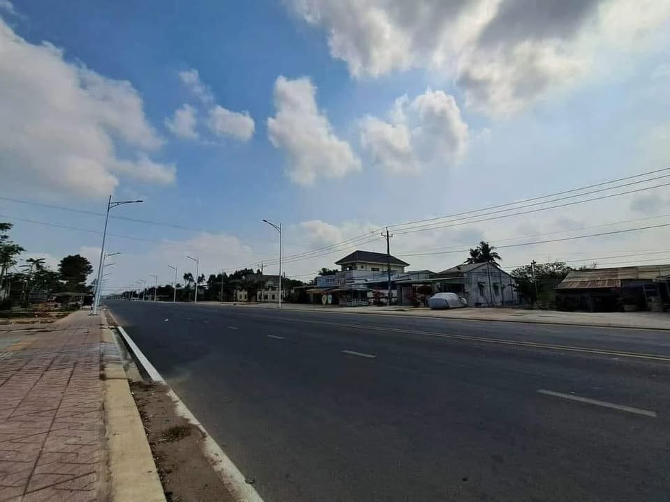 Đất mặt tiền Nguyễn Chí Thanh, Hòa Thành, Tây Ninh - Diện tích 360m², giá chỉ 3.4 tỷ!