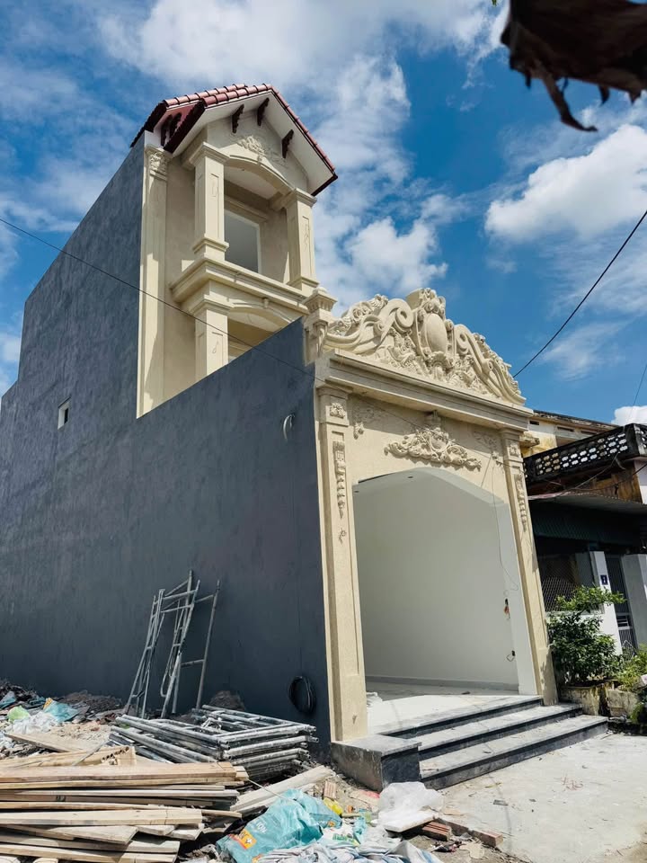 Nhà 3 tầng Lê Thiện, 60m² giá chỉ 2.6 tỷ - Gara ô tô đỗ trong nhà!