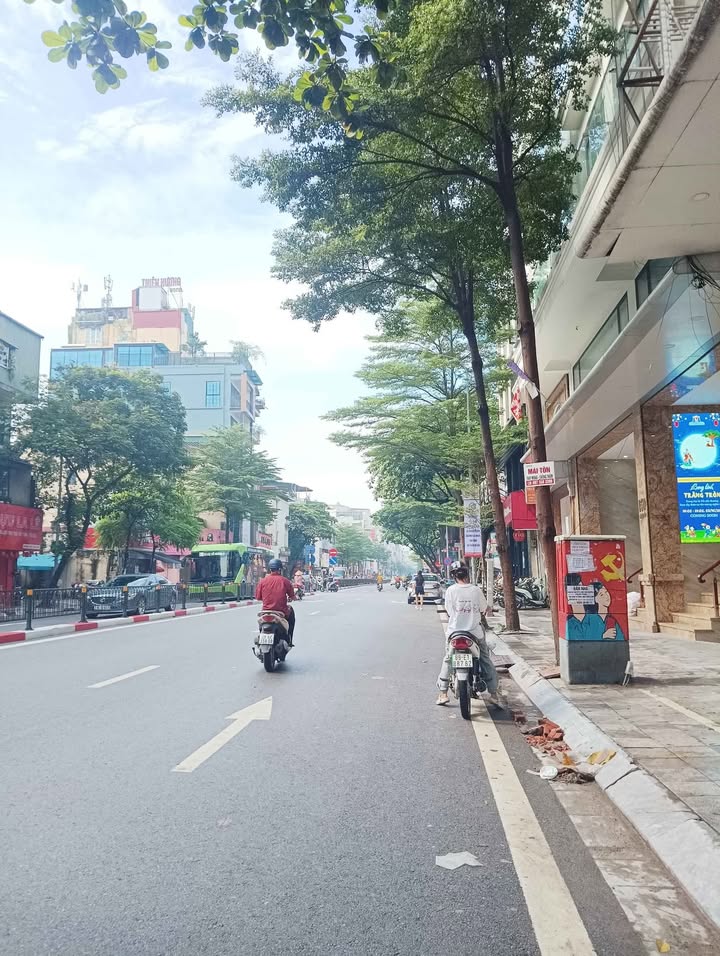 FrontHouse Đống Đa 104m² giá thỏa thuận - Mặt phố sầm uất kinh doanh đa dạng!