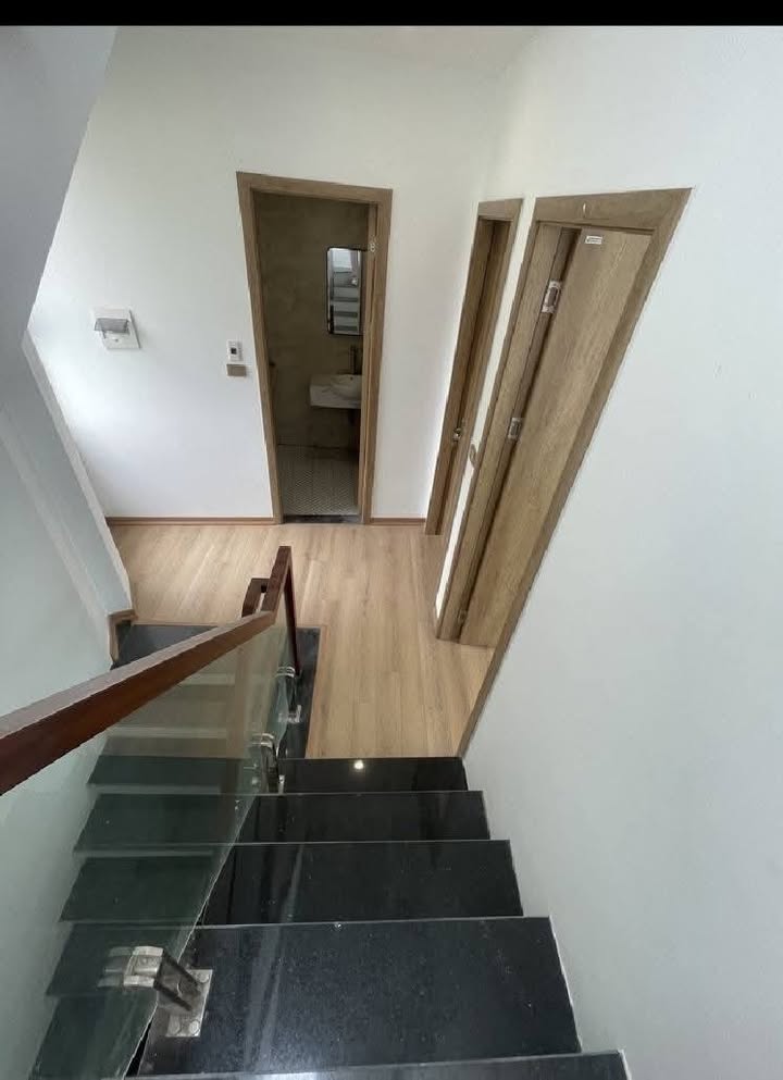 Nhà bán Ngũ Hiệp, Thanh Trì 41m² giá 6 tỷ - Ô tô đỗ cổng, sẵn sàng vào ở!