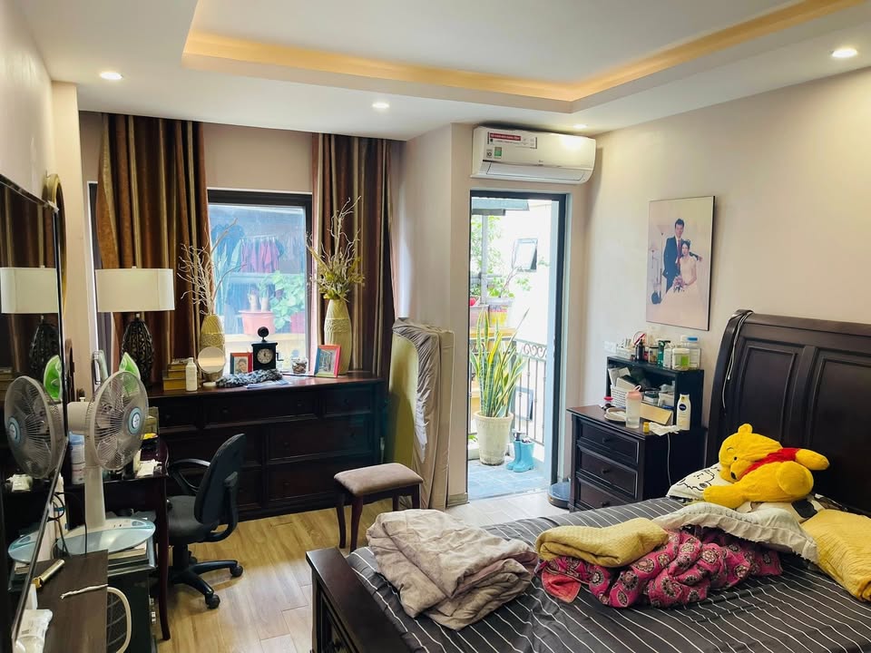 Nhà phố Văn Cao, Ba Đình, Hà Nội 56m² giá 18.6 tỷ - Thiết kế hiện đại, sẵn sàng vào ở!