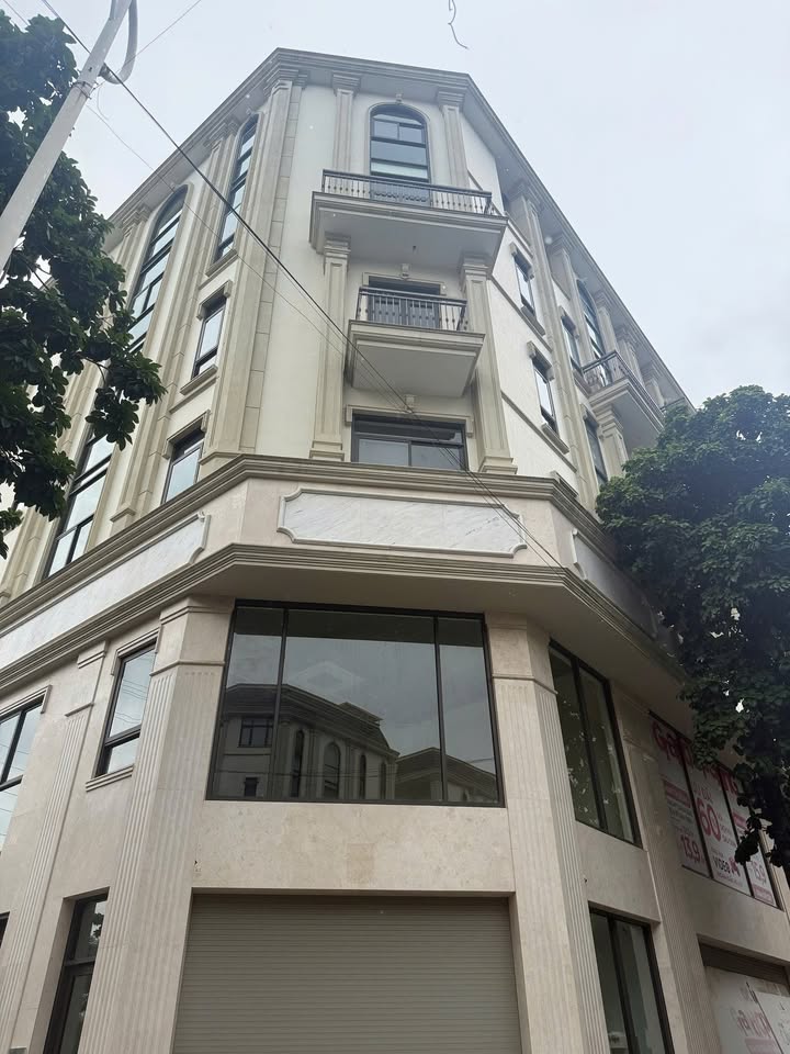 Nhà phố KDT Văn Quán 100m² giá 30 tỷ - Full nội thất, sẵn sàng ở ngay!