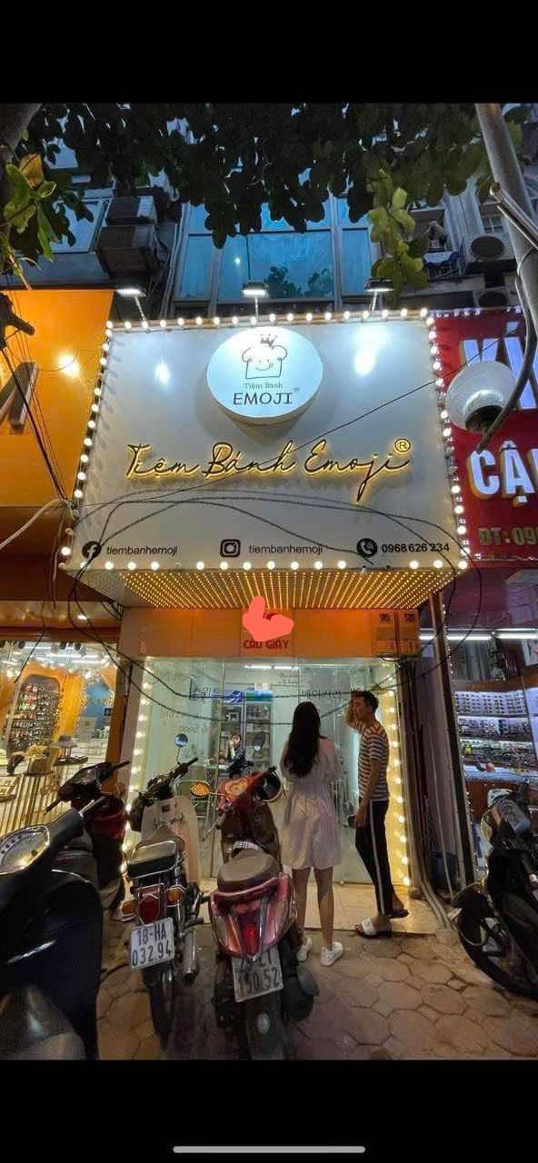 Bán mặt phố Cầu Giấy 20m² giá 11.5 tỷ - Kinh doanh sầm uất ngay trung tâm!