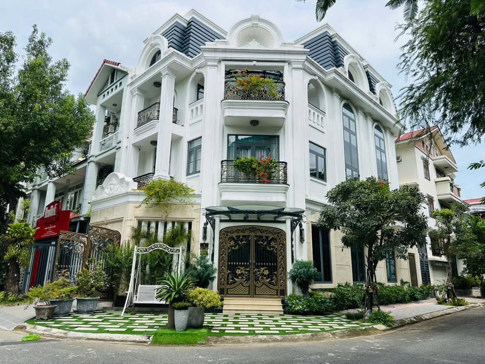 Biệt thự góc 2 mặt tiền KDC Sadeco Ven Sông quận 7, 132m² - Pháp lý sổ hồng riêng