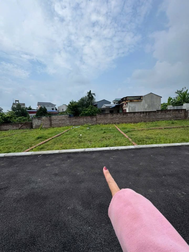 Đất nền 100m² mặt tiền gần 7m nở hậu đẹp ở Bình Yên - Thạch Thất giá chỉ 3 tỷ