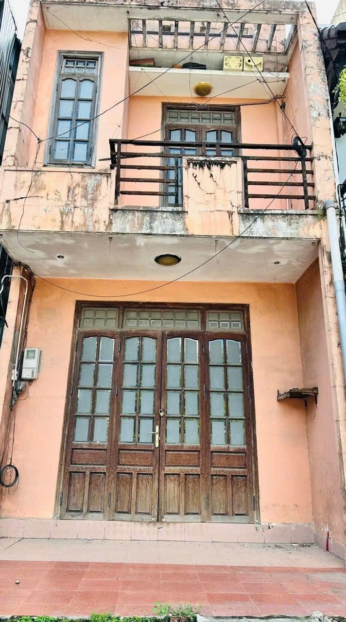 Nhà cho thuê mặt tiền Bà Triệu, Huế 40m² - Kinh doanh thuận lợi!