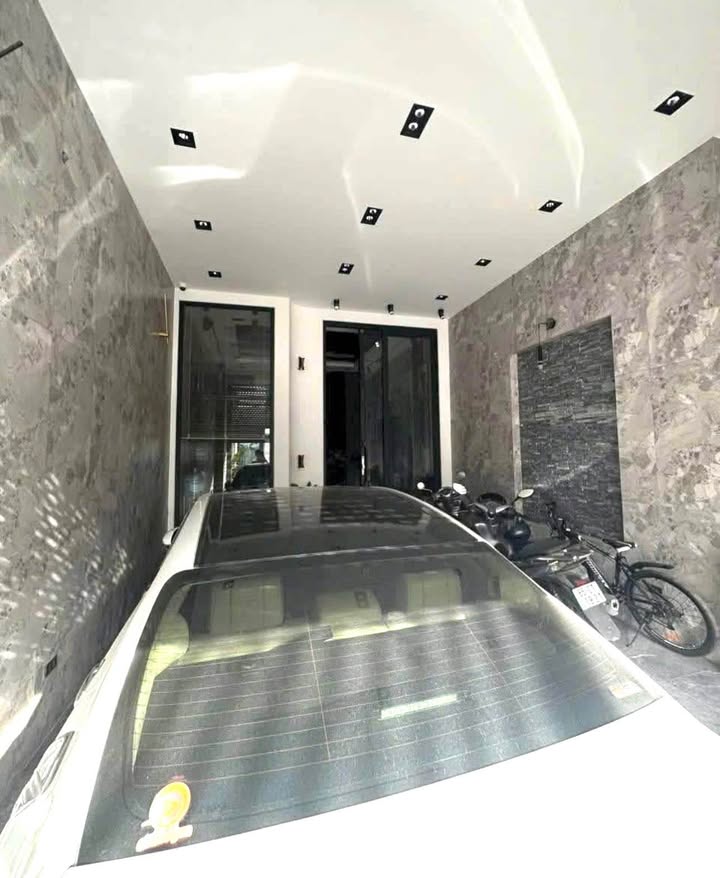 Nhà phố 1 trệt 4 lầu KDC Hùng Vương Phan Thiết 152,5m² giá 11 tỷ - Thiết kế hiện đại, nội thất sang trọng!