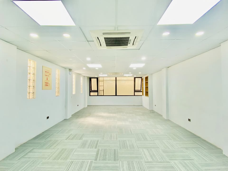 Cho thuê văn phòng mặt đường Khương Đình Thanh Xuân 80m² - Vị trí đắc địa, thuận tiện giao thông!