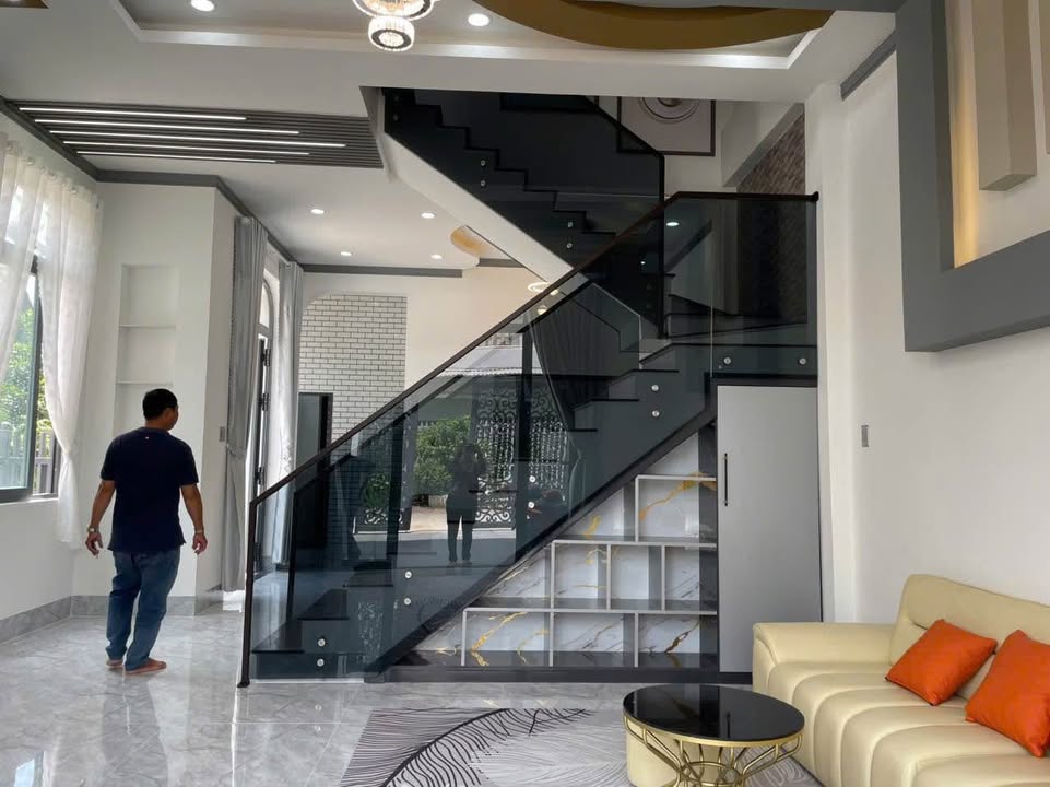 Nhà phố Hòa Thành Tây Ninh 91m² giá 2.55 tỷ - Thiết kế hiện đại, sẵn sàng vào ở!