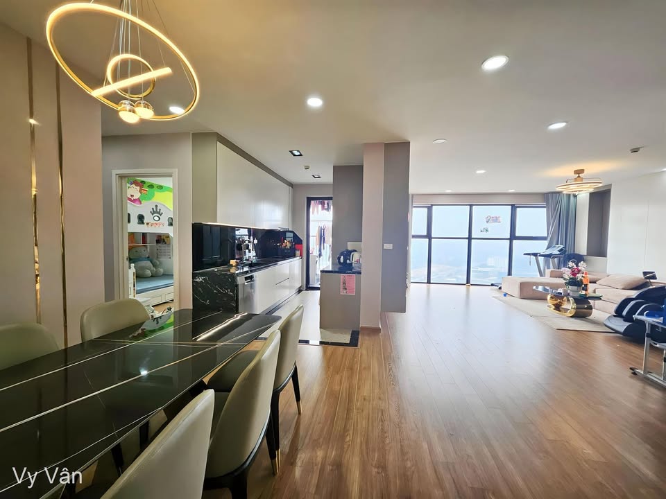 Căn hộ Golden Place Mễ Trì 86m² giá 7.9 tỷ - Căn góc thoáng mát