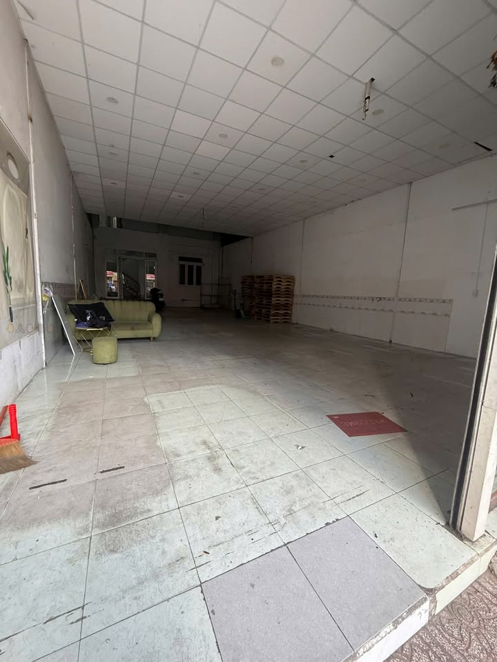 Mặt tiền Nguyễn Ảnh Thủ, Quận 12, 208m² giá 25 triệu - Vị trí đắc địa cho kinh doanh!