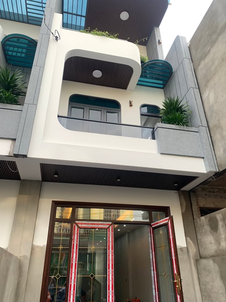 Nhà 3 tầng chính chủ tại trung tâm TP Vinh 110m² giá 6.55 tỷ - Full nội thất xịn xò!