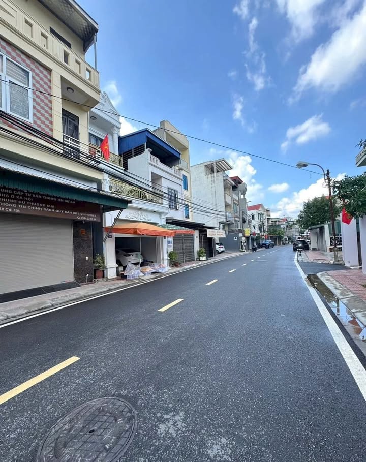 Nhà mặt đường Cái Tắt, An Đồng, 100m² giá 6 tỷ - Vị trí đắc địa, tiện ích đầy đủ!