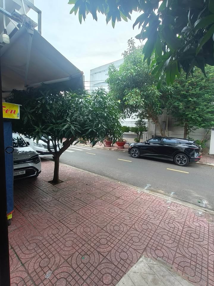 Nhà lầu góc 2 mặt tiền Nguyễn Quý Đôn, 74m² giá 5.5 tỷ - Kinh doanh sầm uất!