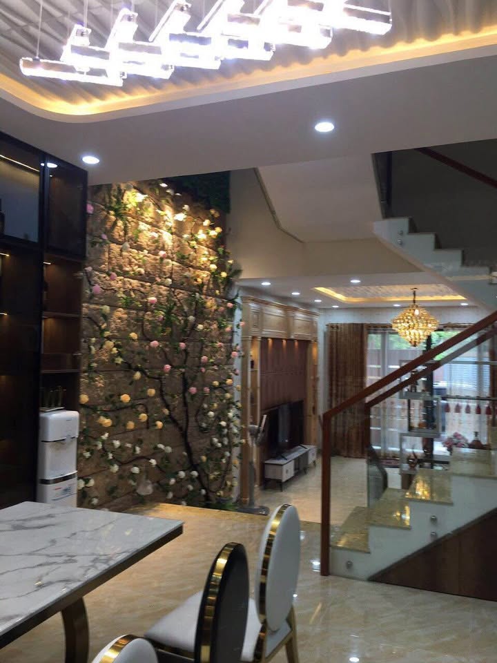 Nhà 3 tầng mới xây tại khu đô thị sinh thái Hoà Xuân, Đà Nẵng - Giá 8 tỷ, sẵn sàng vào ở!