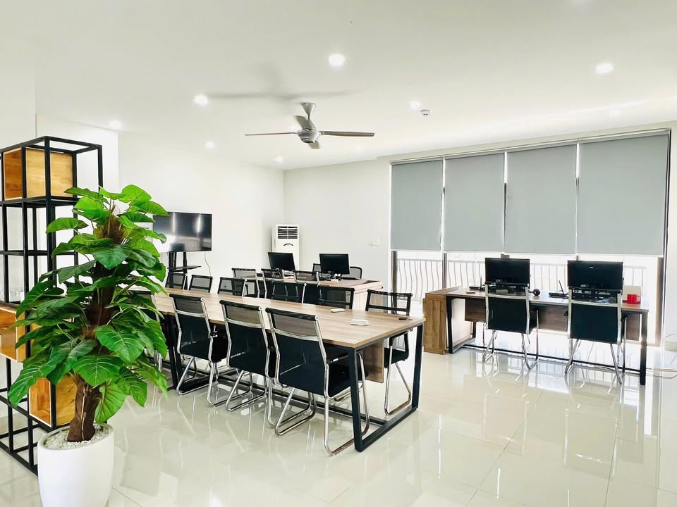 Cho thuê văn phòng Tầng 4 Shophouse Nguyễn Sinh Sắc Đà Nẵng 130m² - Giá tốt chỉ 10 triệu/tháng!