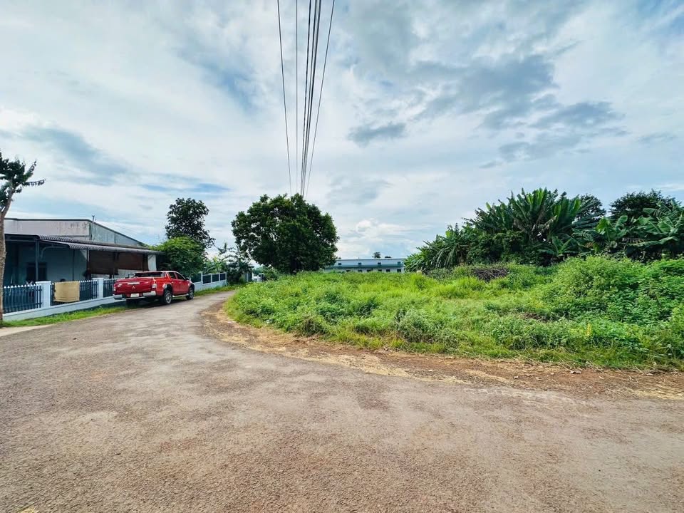 Đất 2 Mặt Tiền Đường Cư Êbur, Buôn Ma Thuột 110m² giá 1.4 tỷ - Đầu tư sinh lời cao!