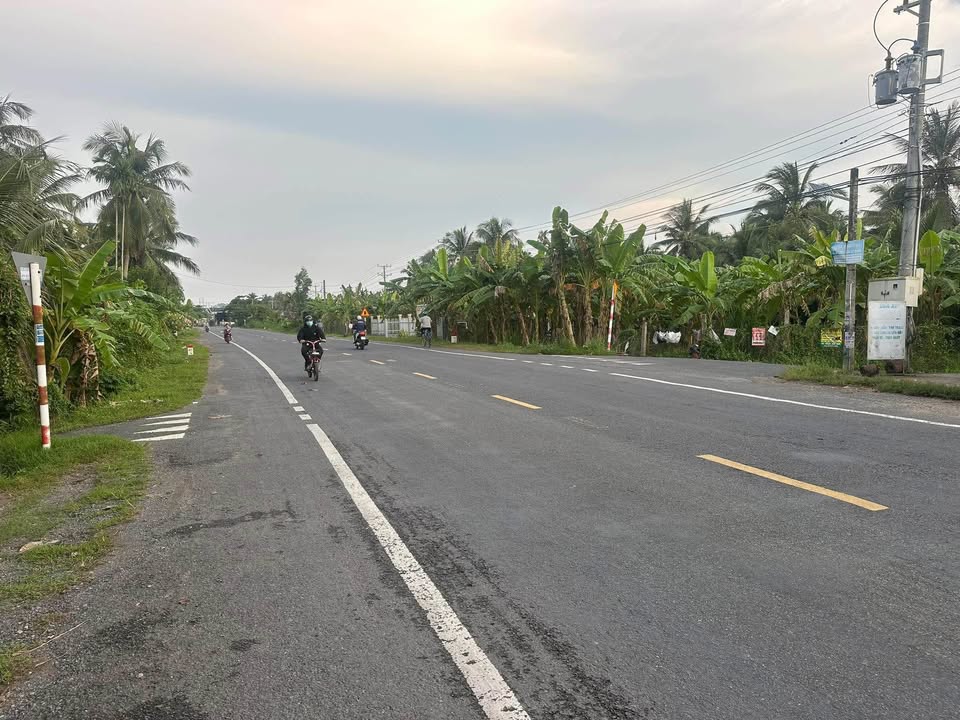 Đất mặt tiền Quốc lộ 57 tại Mỏ Cày Bắc 600m² - Giá tốt chỉ 2.5 tỷ!