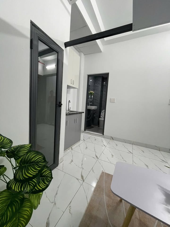 Cho thuê phòng trọ tại Đê La Thành 20m² giá 5 triệu - Đầy đủ nội thất, có thể ở ngay!