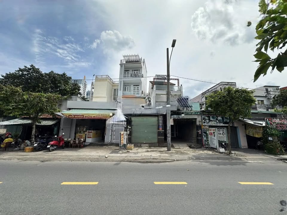 Nhà mặt tiền Trần Xuân Soạn, Quận 7, 162m² giá 45 triệu - Kinh doanh thuận lợi!