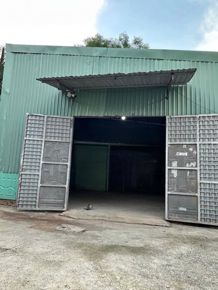 Mặt bằng kinh doanh cho thuê tại Thủ Đức 100m² giá 12 triệu - Bàn giao thô, điện 3 pha