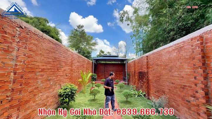 Nhà đẹp Hòa Thành 239m² giá 1.95 tỷ - Sân vườn rộng gần chợ Long Hoa!