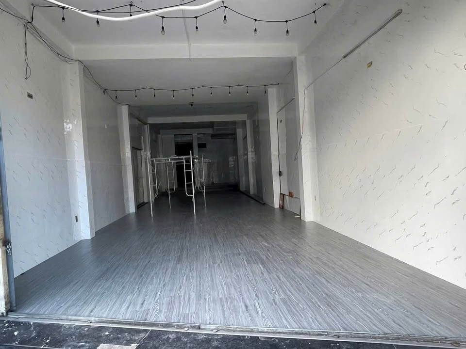 Cho thuê mặt bằng kinh doanh tại Đoàn Trần Nghiệp 144m² - Khu vực sầm uất, tiện lợi