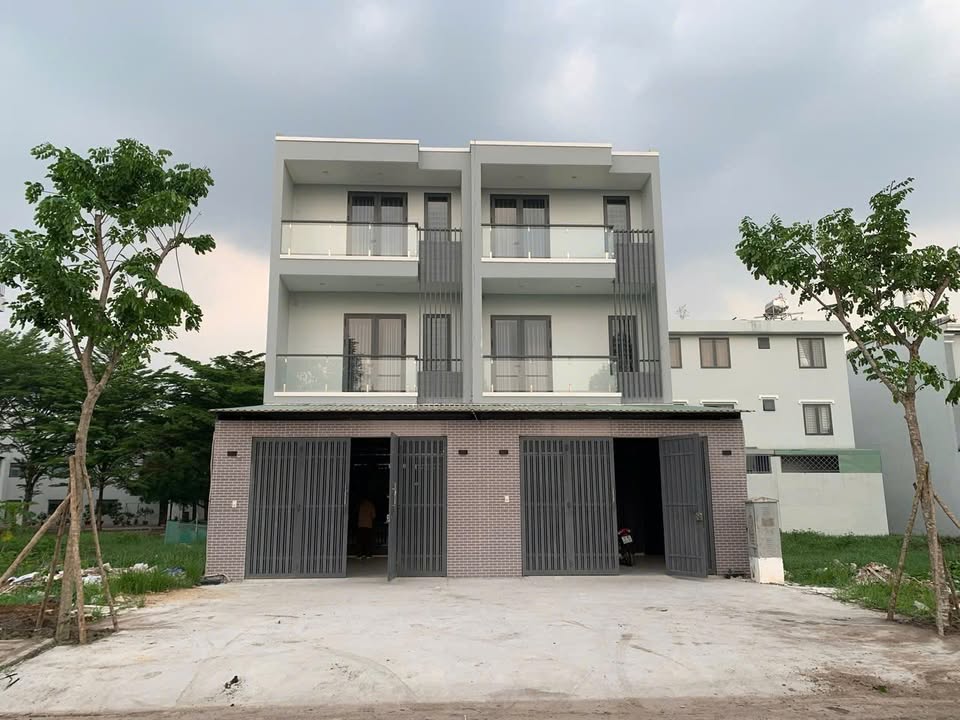 Cho thuê nhà mặt tiền Thới An Riverside - Quận 12 100m² giá 15 triệu - Thương lượng mạnh tay!