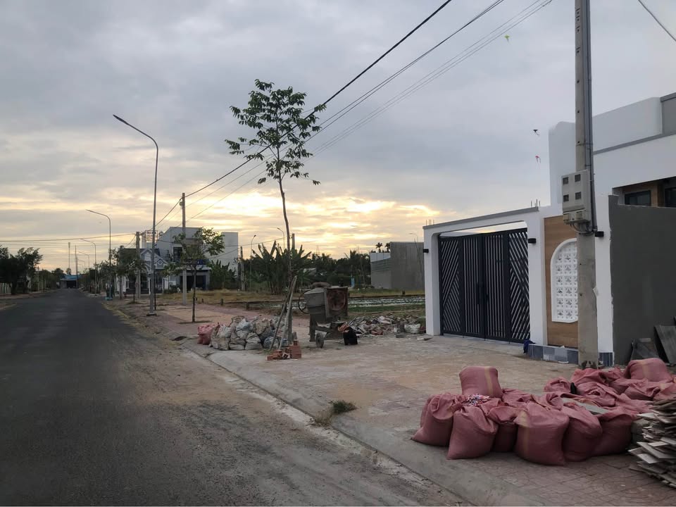 Đất nền khu dân cư phường 4, TP. Vị Thanh 115m² giá 800 triệu - Hướng Đông, hẻm 2m thoáng mát!