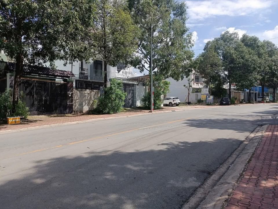 FrontHouse đường Nguyễn Đức Thuận, Thủ Dầu Một 246m² - Diện tích đẹp, giá thỏa thuận!