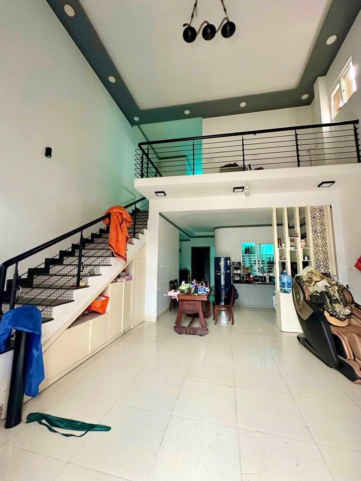 Nhà hẻm Nguyễn Khuyến, Tân Lợi 99m² giá 3.79 tỷ - Thiết kế hiện đại, sẵn sàng vào ở!