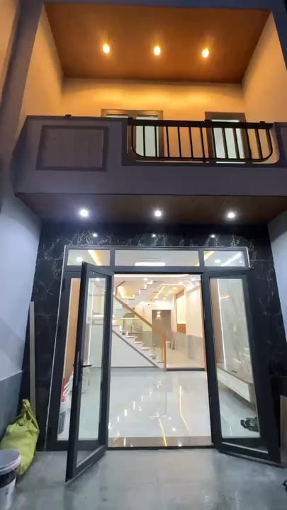 Nhà bán tại phường Trung Chánh, Hóc Môn, 64m² giá 4.75 tỷ - Đường xe hơi, gần nhà thờ!