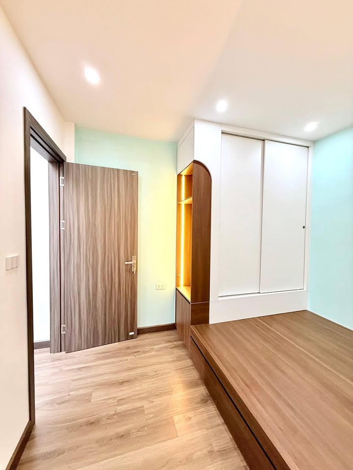 Nhà chính chủ Đống Đa 46m² giá 4.89 tỷ - Vị trí đẹp, tiện ích đầy đủ!