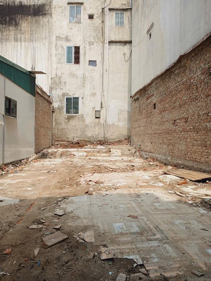 Đất nền Ngoại Giao Đoàn 63m² giá 11 tỷ - Ngõ thông ô tô, vị trí đắc địa!