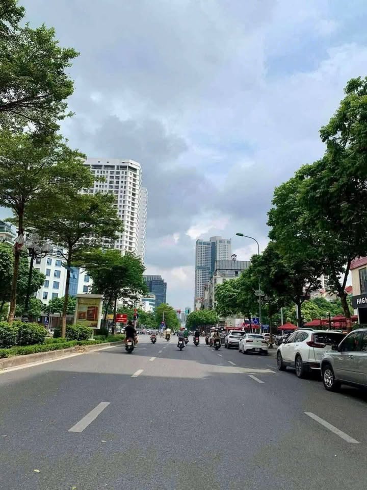 Mặt phố Nguyễn Khánh Toàn Cầu Giấy 275m² giá thỏa thuận - Vị trí kim cương kinh doanh đỉnh cao!